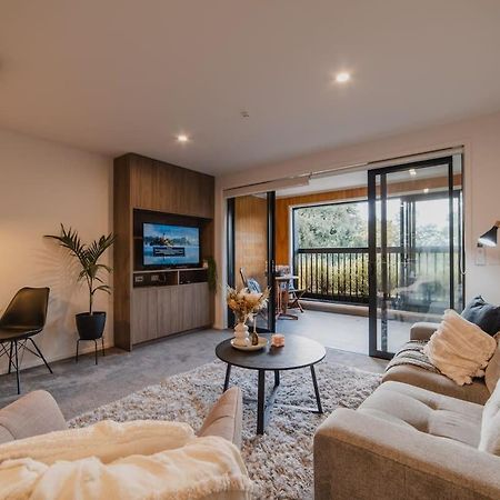 The Hagley Park Stunna Apartment ไครสต์เชิร์ช ภายนอก รูปภาพ