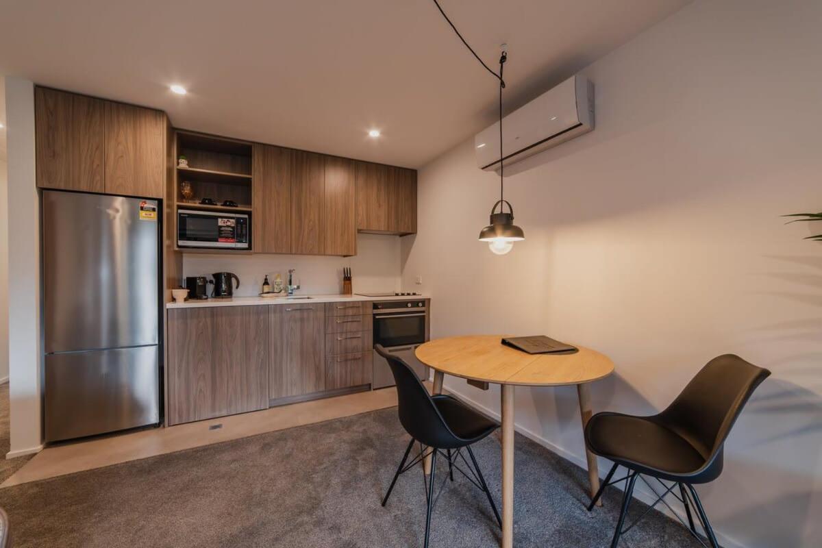 The Hagley Park Stunna Apartment ไครสต์เชิร์ช ภายนอก รูปภาพ