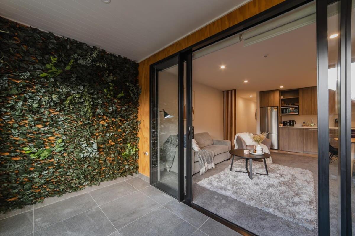 The Hagley Park Stunna Apartment ไครสต์เชิร์ช ภายนอก รูปภาพ