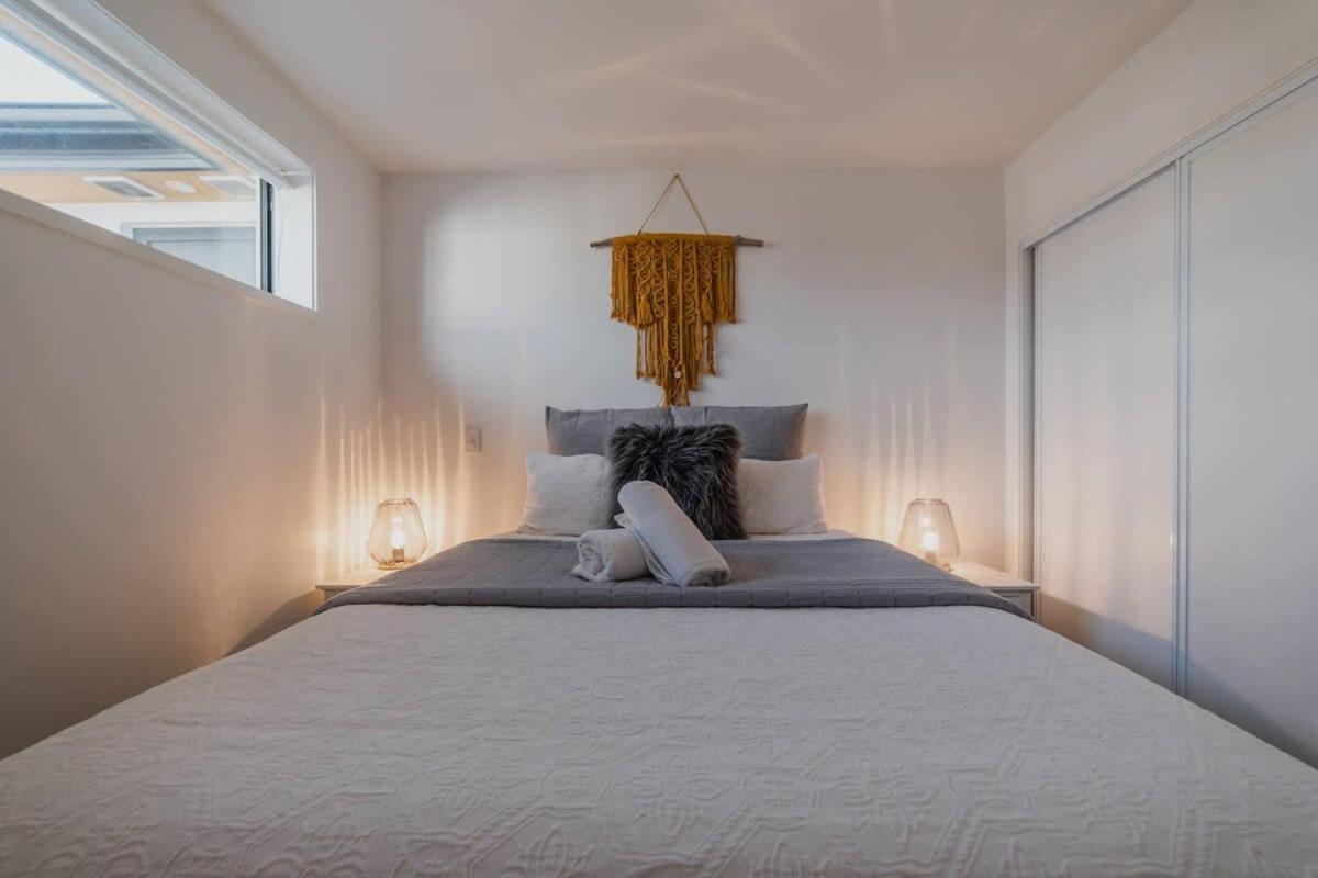 The Hagley Park Stunna Apartment ไครสต์เชิร์ช ภายนอก รูปภาพ