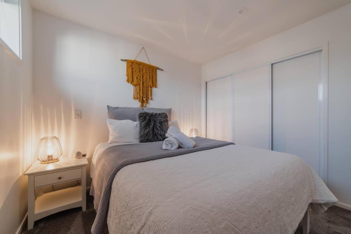 The Hagley Park Stunna Apartment ไครสต์เชิร์ช ภายนอก รูปภาพ