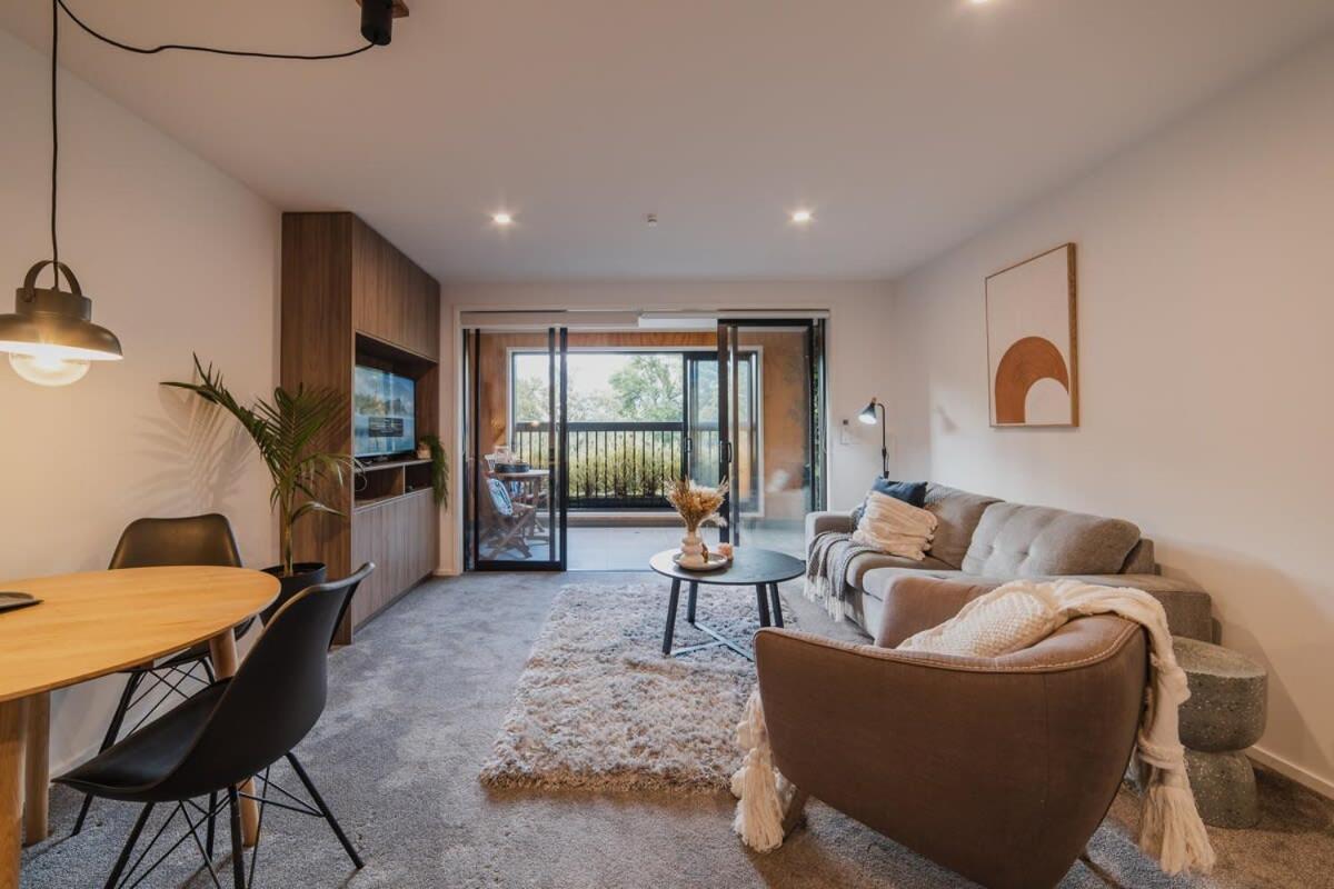 The Hagley Park Stunna Apartment ไครสต์เชิร์ช ภายนอก รูปภาพ