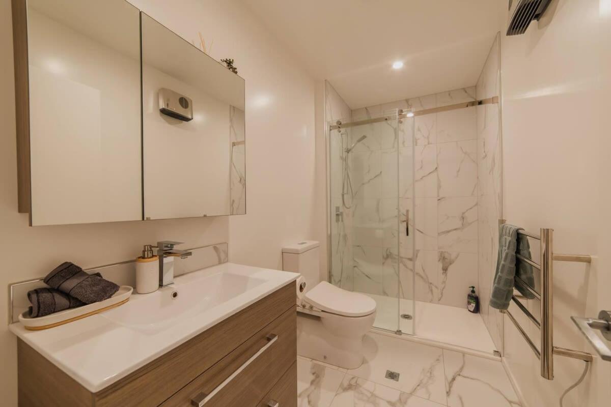 The Hagley Park Stunna Apartment ไครสต์เชิร์ช ภายนอก รูปภาพ